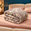 Trapunta imbottita beige con fiori