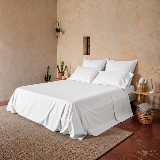 Completo Letto tinta unita in 100% Cotone con Lenzuola e Federe bianco
